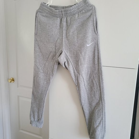 Small grey jogging - Picture 1 of 3